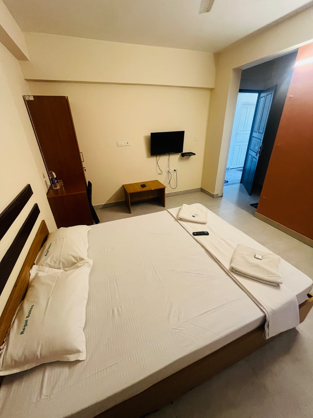 Comfortable standard room at affordable price near LULU Mall Trivandrum